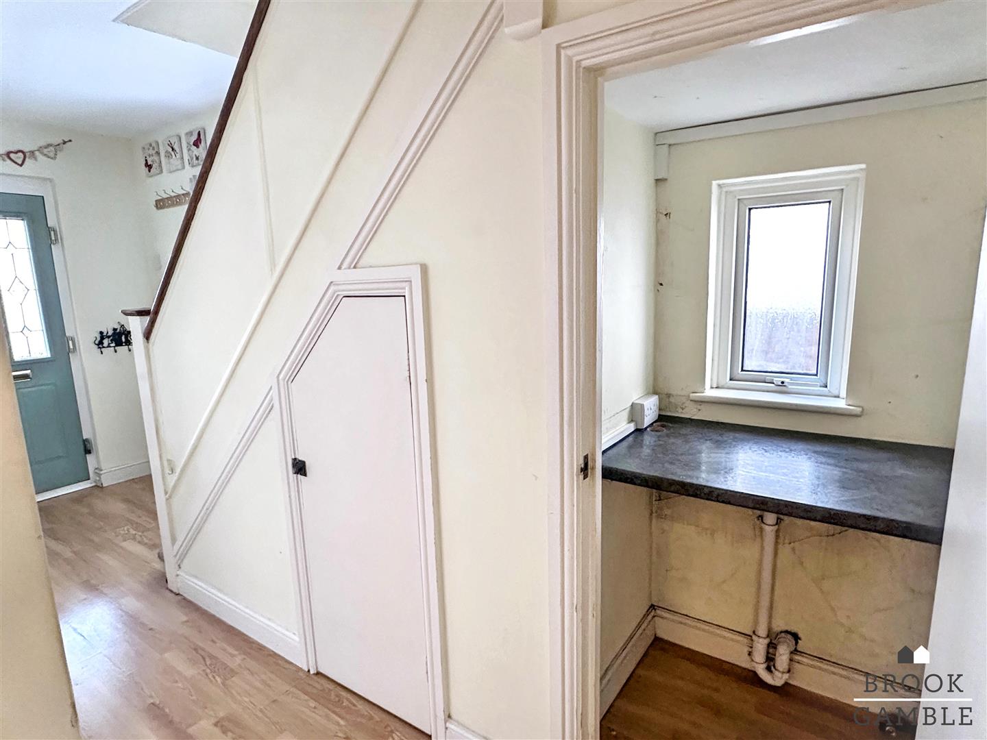 3 Bedroom House - Semi-Detached. Manvers Road in Eastbourne, 13
